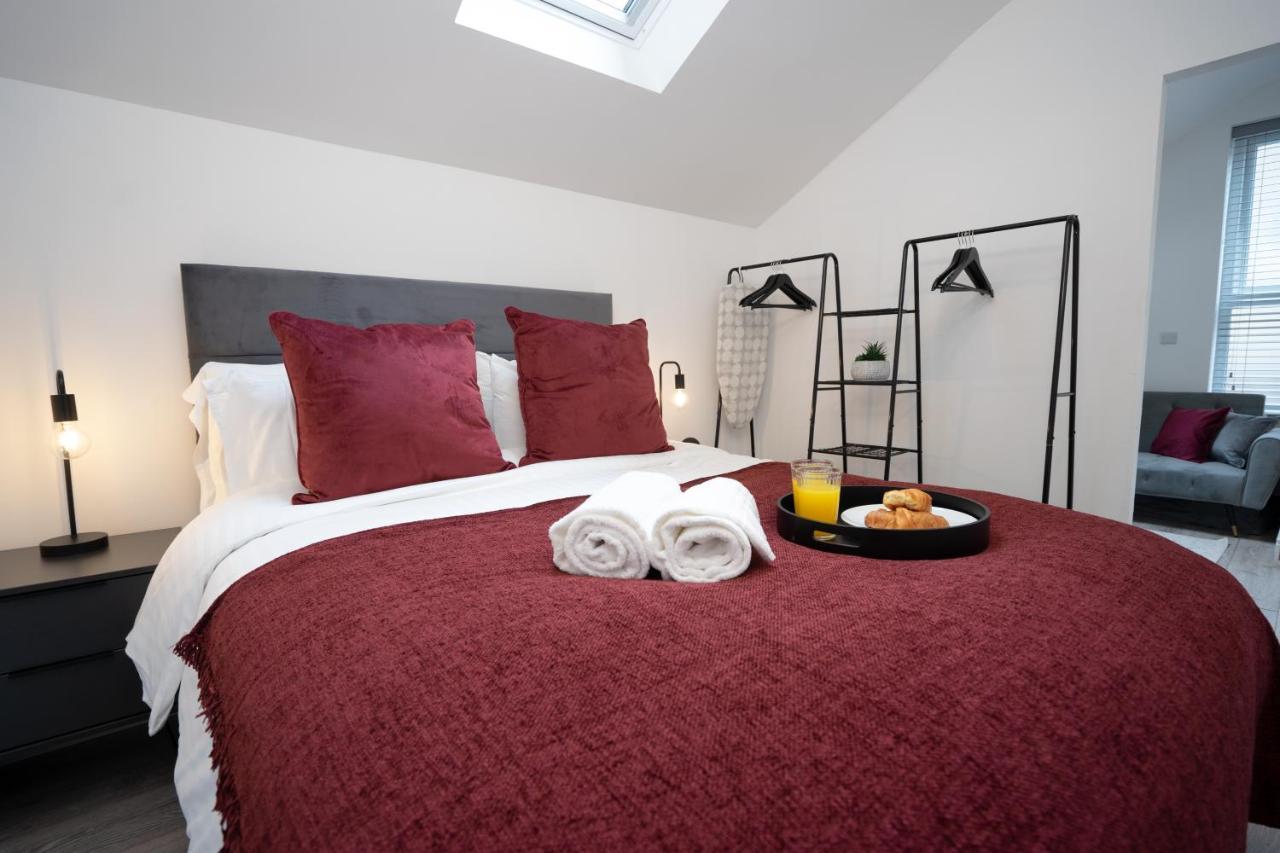 The Den - King Bed, 5 Min Walk To Centre Apartment *