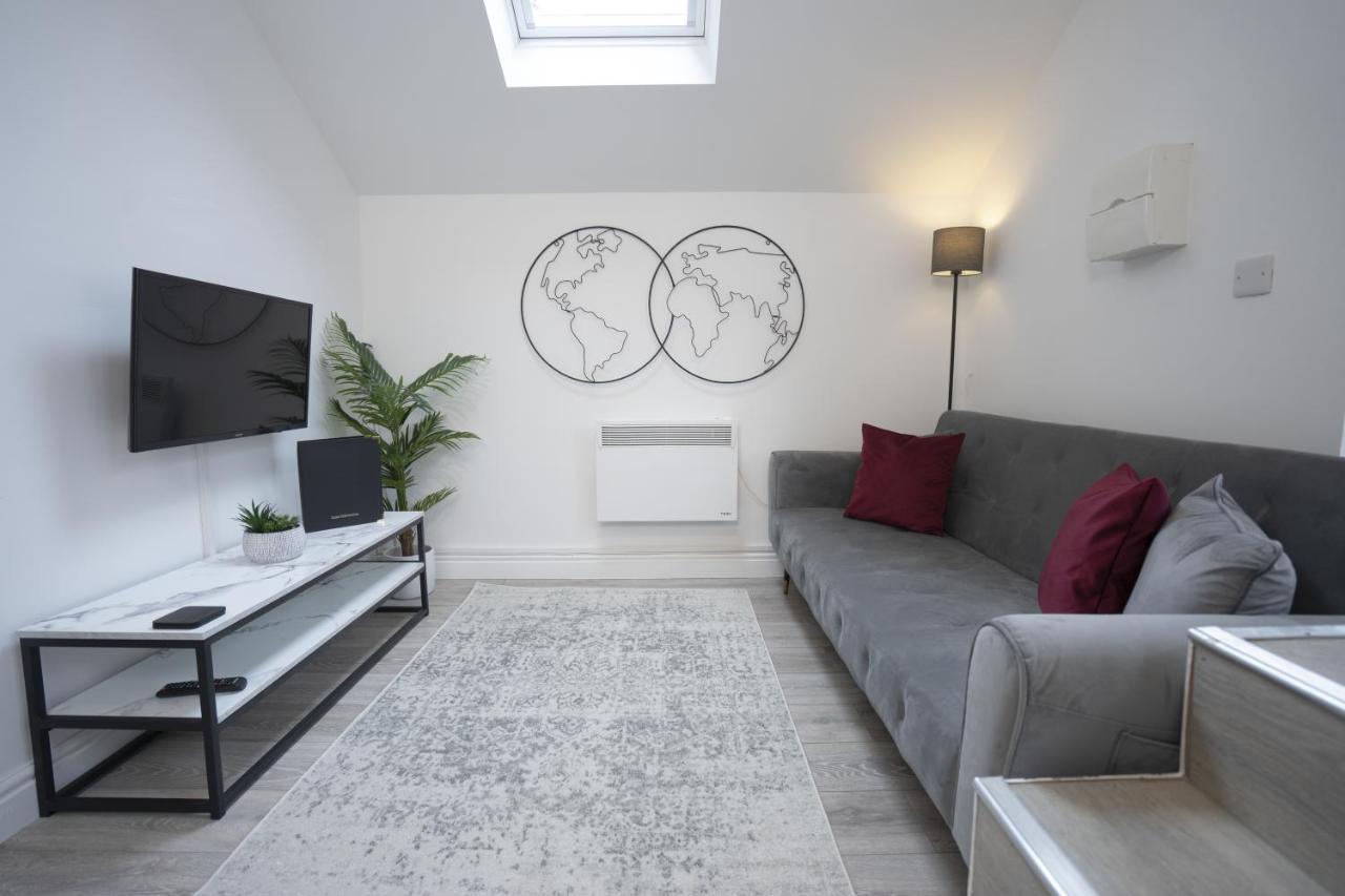 The Den - King Bed, 5 Min Walk To Centre Apartment *
